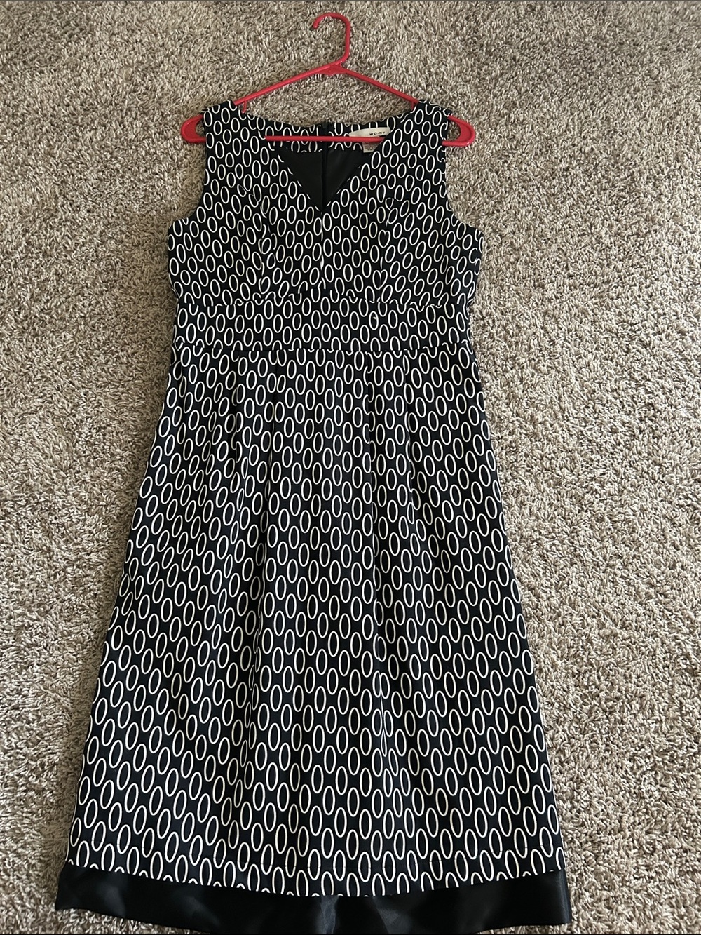 WD.NY Black and White Sleeveless V-Neck Midi Dress